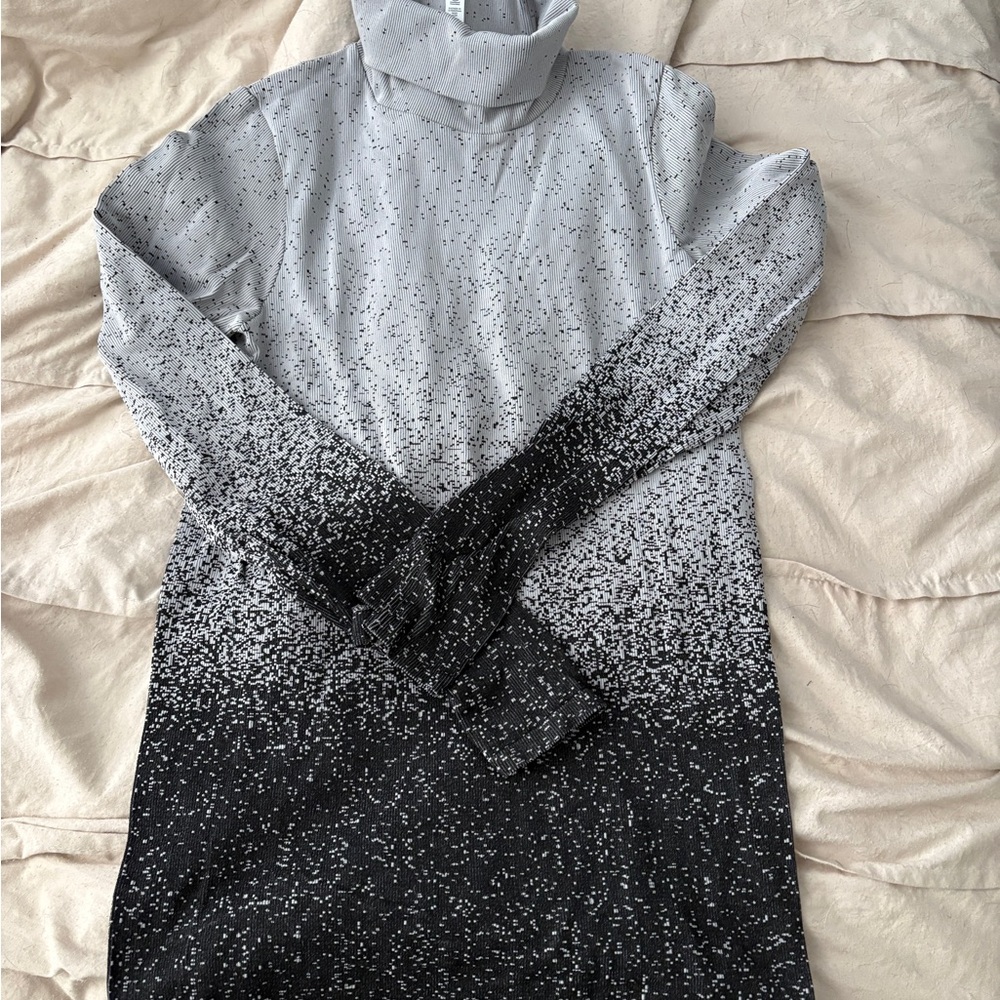 Athleta Speckled Gray Top